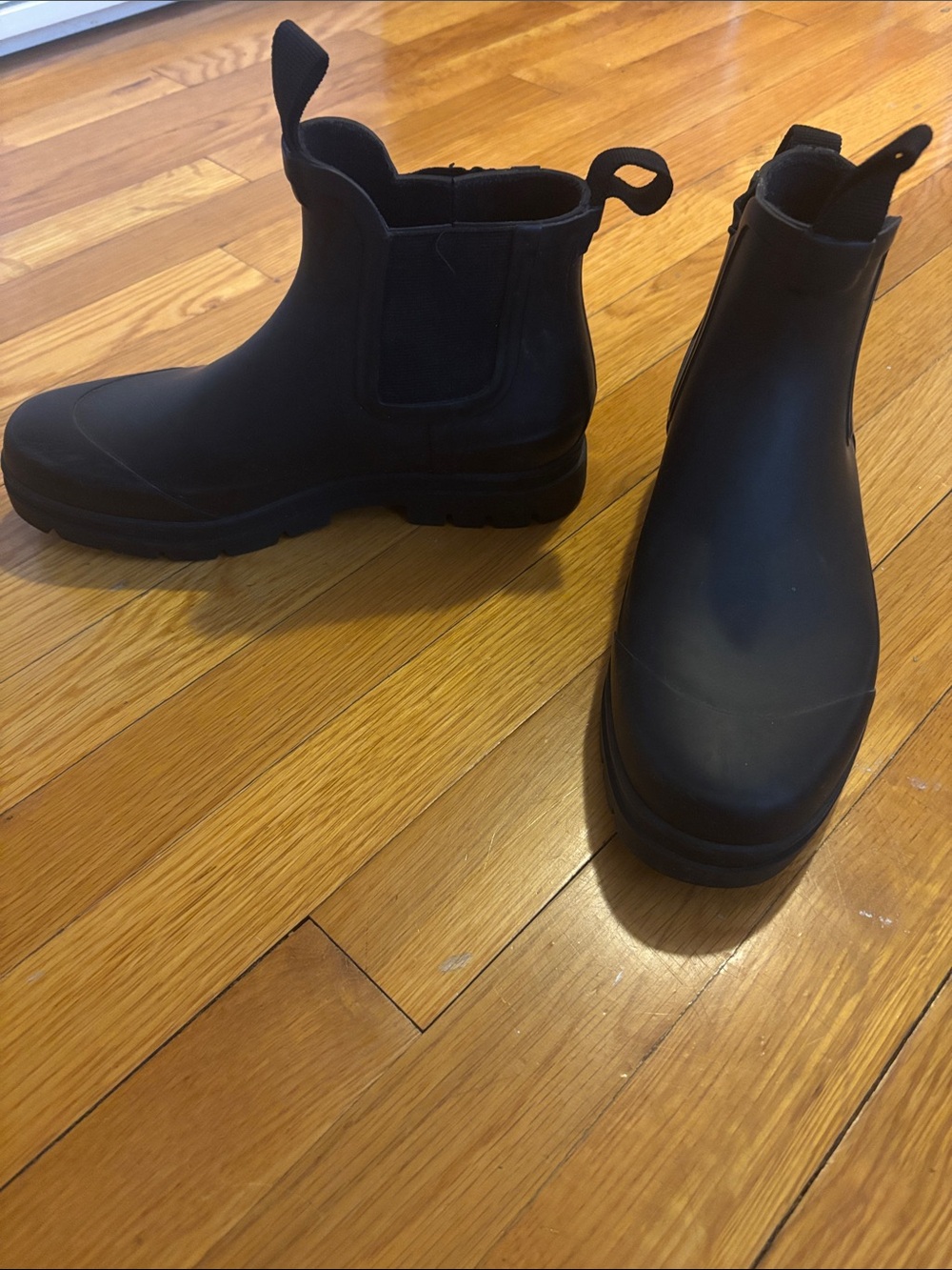 Everlane 8 (run a bit big) Black Chelsea Rain Boots - Slip-On Waterproof Booties